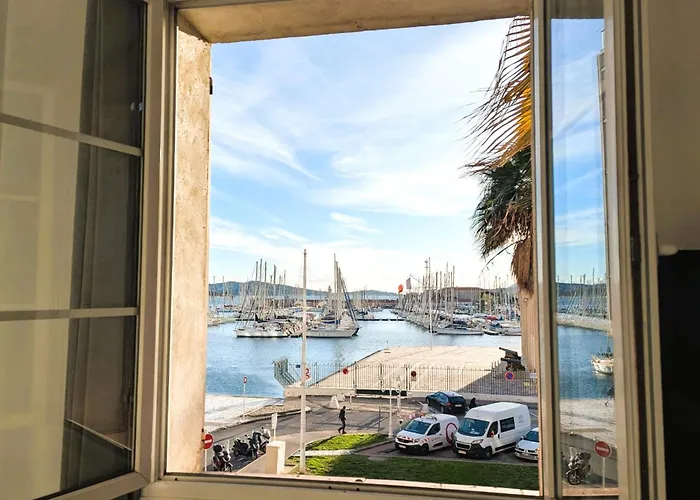 Toulon With Sea View - Near The Port